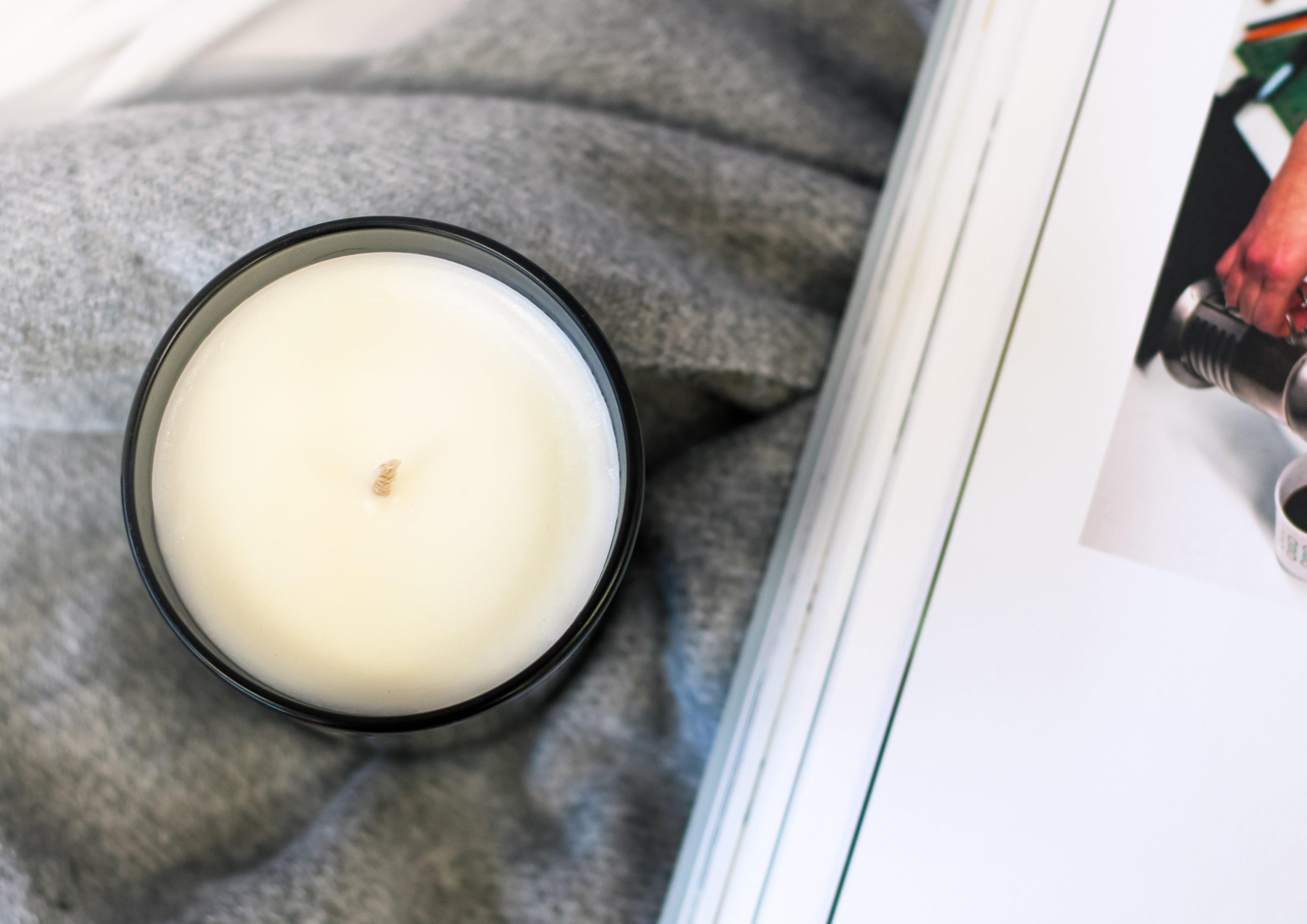 Oud & Amber Luxury Scented Candle - Infinitycarts